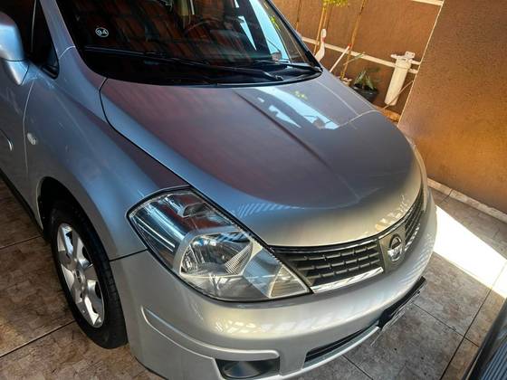 NISSAN TIIDA 1.8 S 16V FLEX 4P AUTOMÁTICO NISSAN TIIDA 1.8 S 16V FLEX 4P AUTOMÁTICO